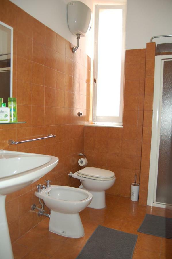 Il Cortile Hotel Iesi Bagian luar foto