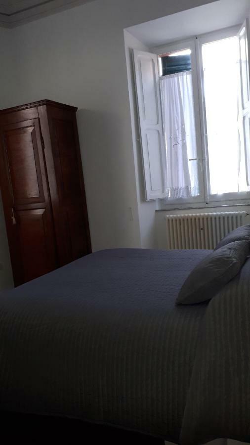 Il Cortile Hotel Iesi Bagian luar foto